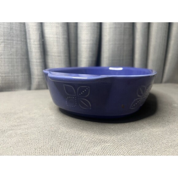Corning Ware Medium Baker Embossed Stoneware Casserole Dish Blue 1.5 QT - Picture 4 of 8